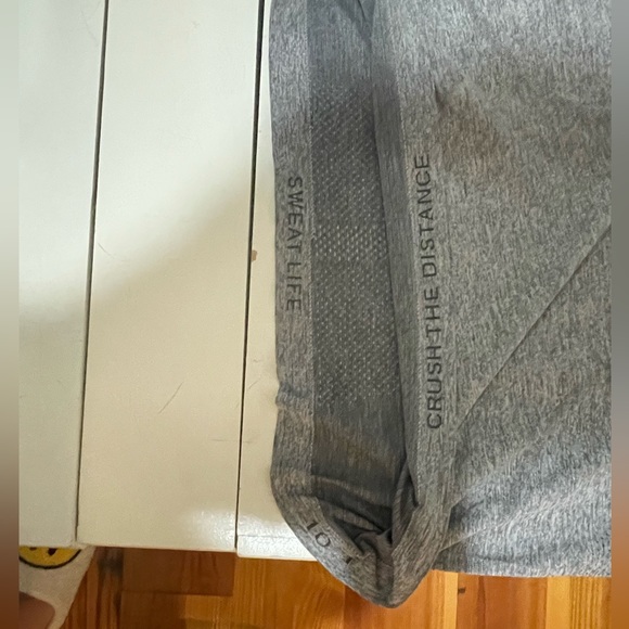 Grey lululemon swiftly tech good condition size 10 - Picture 3 of 3